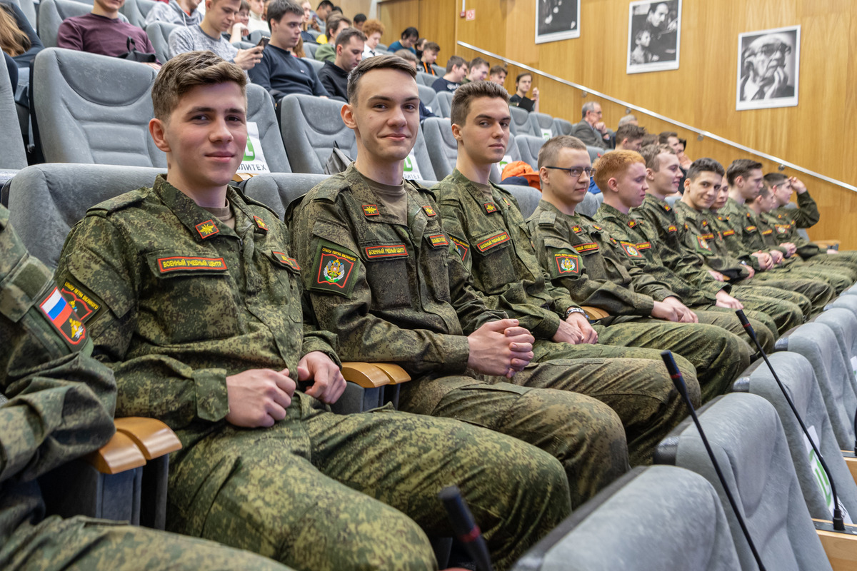 Студенты не только узнали о великолепных возможностях стажировки в компании, но и поучаствовали в интересном квизе с призами 